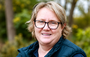 Lisa Matthews (Small)