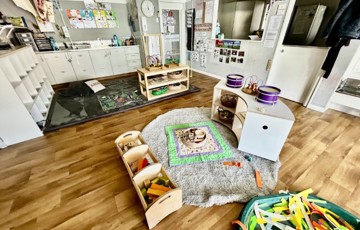 Fantail Room 4 (Small)