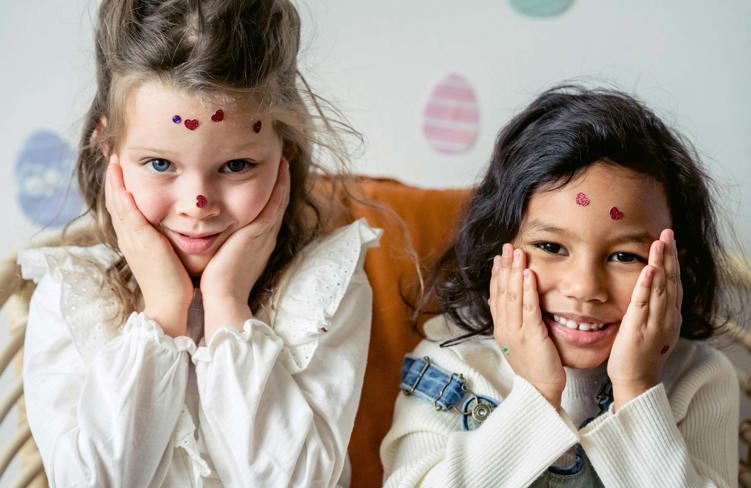 Lollipops Girls Hands on faces